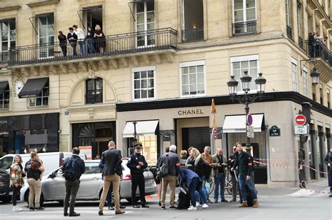 Braquage d’une boutique Chanel près de la place .